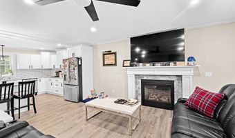 8 Big River Rd, Coventry, RI 02816