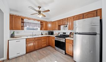 2095 Harold St, Adrian, MI 49221