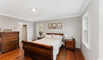 6 Knowlton Ct, Bristol, RI 02809