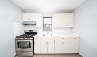 43 W 9TH St 6, Bayonne, NJ 07002