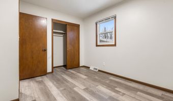 1726 SW 9th Ave, Aberdeen, SD 57401