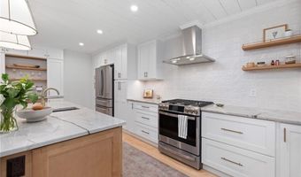 5 Woodbine Ln, Exeter, RI 02822