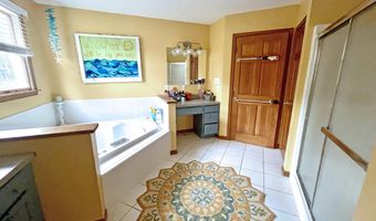 7 Staples Ct, Beesleys Point, NJ 08223
