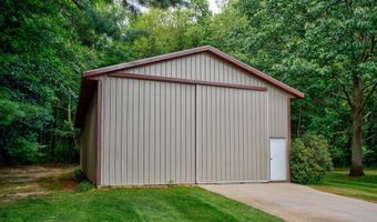 3235 Lakeview Dr, Allegan, MI 49010