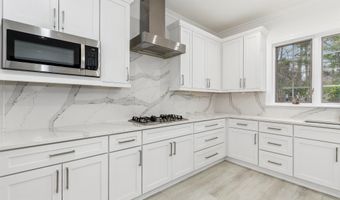 6801 CAPRI Pl, Bethesda, MD 20817