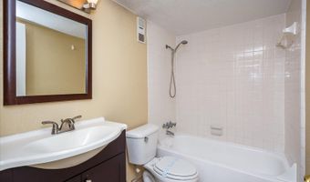 908 LAKE DESTINY Rd E, Altamonte Springs, FL 32714