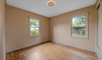 1108 E 3rd St, Anamosa, IA 52205