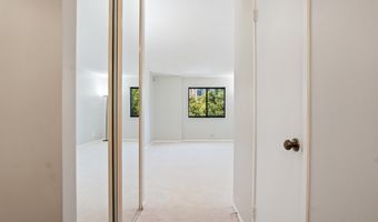 5904 MOUNT EAGLE Dr 711, Alexandria, VA 22303