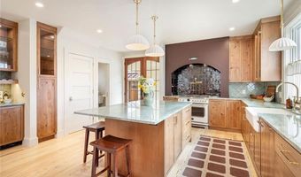 49 Third St, Newport, RI 02840