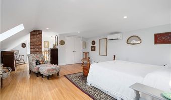 3 Harold St, Newport, RI 02840