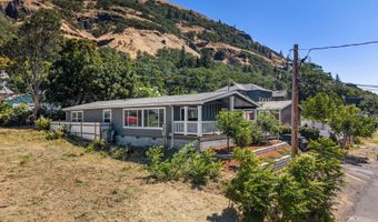308 E HUMBOLDT St, Bingen, WA 98605