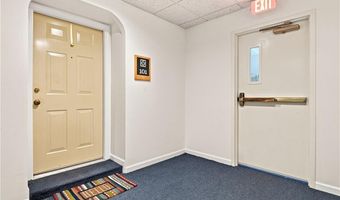 15 Curtis St 101, Cranston, RI 02920