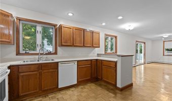 26 Channing St, Newport, RI 02840