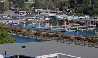 222 DEL NORTE Ln 8, Brookings, OR 97415