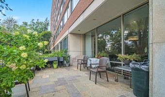1210 N TAFT St 504, Arlington, VA 22201