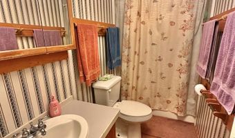 40 Lynn Ln, Big Sandy, TN 28221