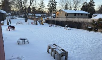 2328 N Hillcrest Pkwy, Altoona, WI 54720