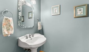 4 Crestwood Dr, Blackstone, MA 01504