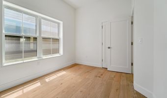 90 E 27TH St, Bayonne, NJ 07002
