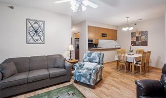 909 7th Ave SE 6, Altoona, IA 50009