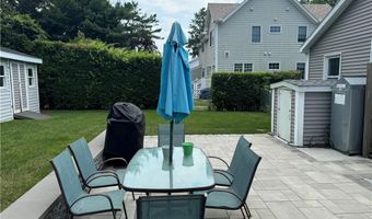 53 Center Ave, Middletown, RI 02842