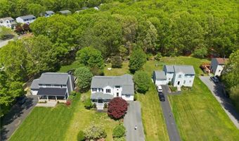 57 Hunters Crossing Dr, Coventry, RI 02816