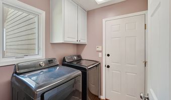 1235 Bentwood Ct, Altoona, IA 50009