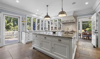 14 Bay View Rd, Charlestown, RI 02813