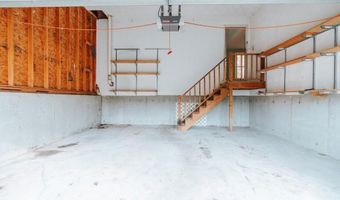 65 Village Hill Ln, North Kingstown, RI 02852