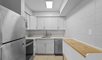 929 Ahana St 201, Honolulu, HI 96814