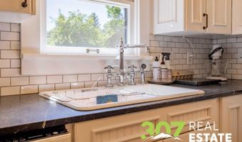 916 Canyon Ave, Cody, WY 82414