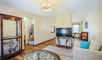 8 Lawrence St, Cumberland, RI 02864