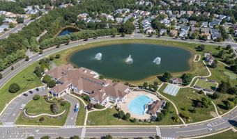 28 Pond View Cir, Barnegat, NJ 08005