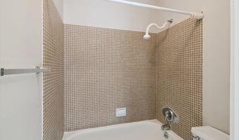 747 Peninsula Ct, Ann Arbor, MI 48105