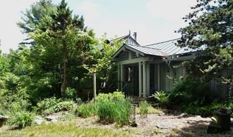 445 County Rd, Becket, MA 01223