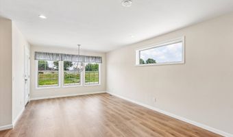 7368 BERWICK Dr 8, Ankeny, IA 50021