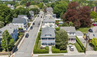 2 Bedlow Ave, Newport, RI 02840