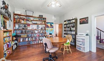 922 3rd Ave, Ackley, IA 50601