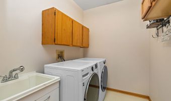 2051 Carlisle St, Algonquin, IL 60102