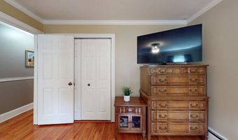 24 Hillside Cir, Brookfield, CT 06804