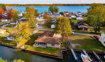 2037 W Park, Algonac, MI 48001