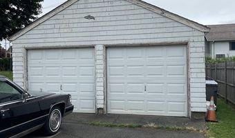14 Forest Ave, Middletown, RI 02842