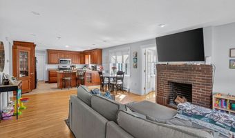 135 Russett Rd 1, Boston, MA 02132