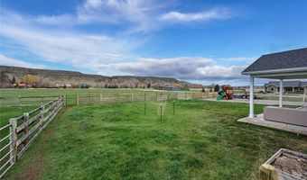 19 Star Haven Dr, Absarokee, MT 59001
