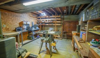 5306 Arapahoe Ln, Madison, WI 53704