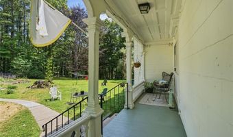 7 Nichols Ln 7, Hopkinton, RI 02832