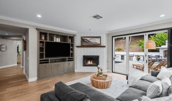 6402 Topmast Dr, Carlsbad, CA 92011