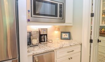 170 Fallen Oak Dr, Brandon, MS 39047