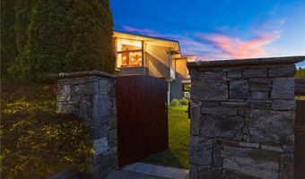 10 Ocean View Dr, Middletown, RI 02842