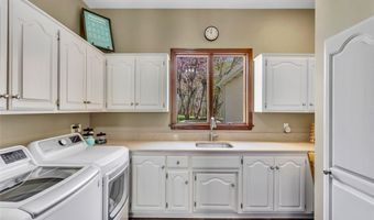 118 Lakeland Dr, Adams Twp., PA 16046